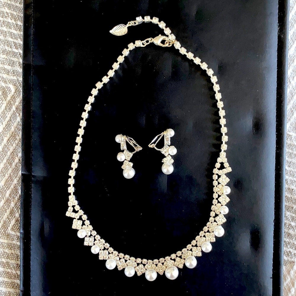 Faux pearl and diamond earring and necklace set